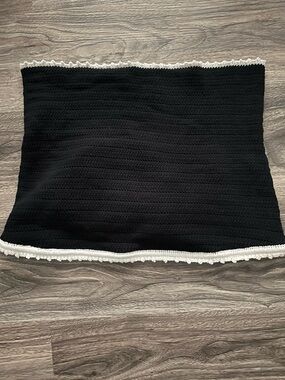 A&F, black and cream tube top